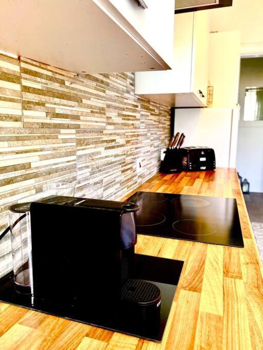 Anchored Homely Apartment In Historic Centre 페이즐리 외부 사진