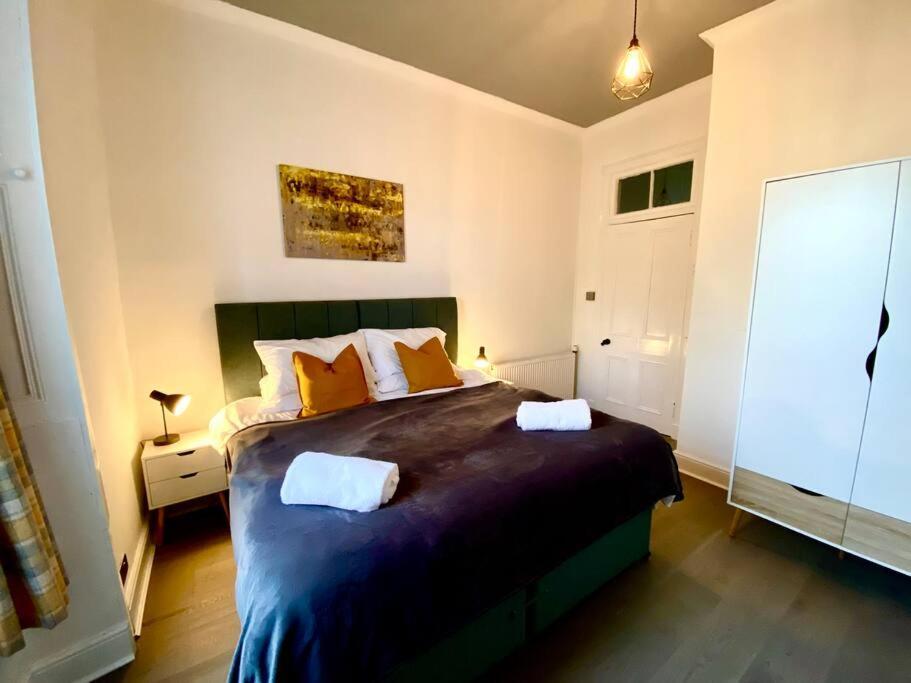 Anchored Homely Apartment In Historic Centre 페이즐리 외부 사진